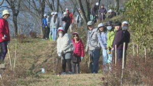 神科小学校５年生　玄蕃山でマレットゴルフ楽しむ　上田市住吉