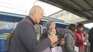 上田地域の魅力を発信　お酒と食を味わう列車の旅　初開催　しなの鉄道　田中駅