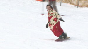 上田市武石番所ヶ原スキー場オープン　ゲレンデの一部で滑走可能に