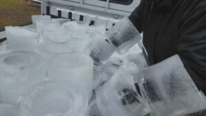 まるっと０２６８　１２月２６日号　鹿教湯温泉氷灯ろう夢祈願・ハローワーク上田１１月の有効求人倍率