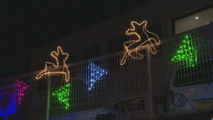 冬の恒例行事　坂城駅前でイルミネーション輝く　坂城町