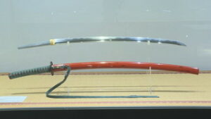 刀鍛冶の自信作揃う　全日本刀匠会５０周年記念展　坂城町鉄の展示館