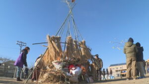 ２００人以上が参加　２自治会合同でどんど焼き　上田市立第四中学校