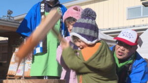 道の駅あおきで　こども餅つき大会　青木村