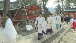 まるっと０２６８　１月１５日　生島足島神社　御筒粥ト奉告祭・県内ガソリン小売価格　９週ぶりに値上がり
