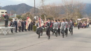 消防団員らが逆木通りを進行　１４１人が参加　坂城町消防団出初式