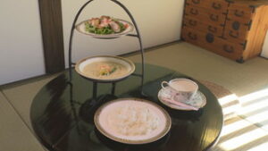 めっけ！　仮庵　古民家でグリーンカレー　上田市藤原田