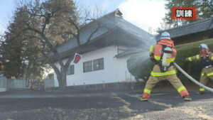 文化財防火デーにあわせ　龍洞院で消防訓練　上田市蒼久保