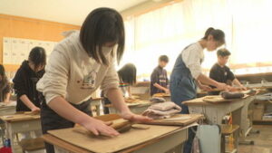 祢津小学校４年生　地元の土を使ってオカリナ作り　東御市祢津