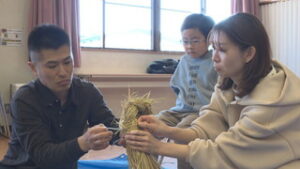 子どもや孫のために　東御市常田区でわら馬づくり　常田公民館