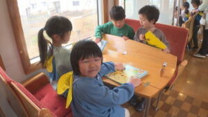 いつもお手ふりのおもてなしありがとう　園児が特別仕様のろくもんに招待乗車