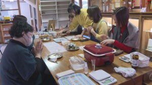 坂木宿ふるさと歴史館　オリジナルの練り香水づくり　