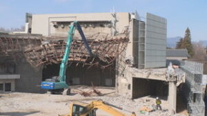 まるっと０２６８　３月２日　上田電鉄別所線　一時運休・上田しいのみ会が障がい者雇用優良認定・こもりびとの光彩展・旧市民会館解体進む