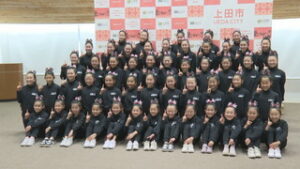 チアリーディングチーム　上田エンジェルス　１４年連続全国へ　上田市役所