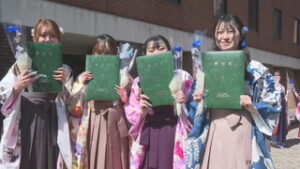女子短大入学の１０１人が巣立ち　上田短期大学　令和７年度卒業式