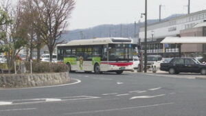 まるっと０２６８　３月１８日　レギュラーガソリン小売価格・路線バスに大型タイプの電気バス