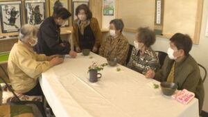 ジェイエイ青木店　談話室　中高年集いの場に　