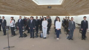 上田市長選・市議選　当選証書を付与　上田市役所