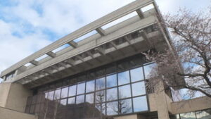 坂城町役場　昨年より一週早く　ソメイヨシノ開花　坂城町