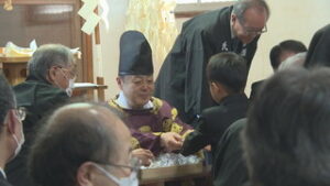 東御市立田中小学校に通う１年生を祈願　縣諏訪神社で勧学祈願祭