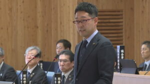 上田市選挙後　初の議会　議長・副議長決まる　上田市議場　