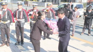 １期目の市政にのぞむ　上田市　斉藤市長が初登庁　上田市役所