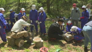 坂城町立坂城小学校　６０年続く学有林活動　坂城町和平高原