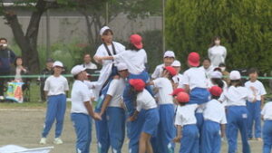 それぞれがベスト尽くす　川西小学校で校庭運動会　上田市立川西小学校