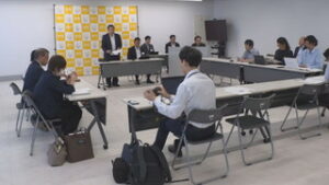 東御市　報道機関定例懇談会　６月議会の補正予算案示す　東御市役所