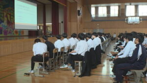 上田四中３年生　地域の課題解決を模索へ　上田市立第四中学校