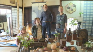 手づくり作品一堂に　工芸作家１０人が展示会　上田市別所温泉