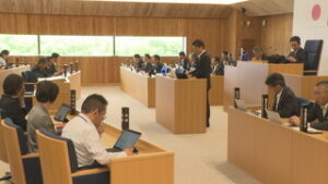 上田市議会６月定例会　斉藤達也市長初の施政方針　上田市議場