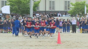 学年を越えて全校で楽しむ　塩田中学校でシオリンピック