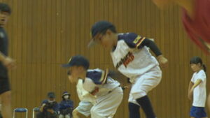 上田古戦場ハーフマラソン開催を前に　小学生対象のかけっこ教室　上田城跡公園体育館