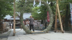 眞田神社　夏越の大祓い　厄除けの「茅の輪」くぐり　上田城跡公園