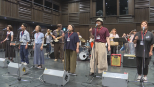生演奏で盛りあげたい！　「ＬIＶＥわっしょい」本番に向け練習　上田市　サントミューゼ
