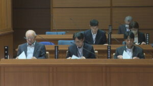青木村議会臨時会　子育て世帯に子ども一人1万円給付　青木村役場