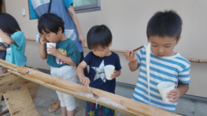 おひさまこども園ねつ　夏の思い出に　流しそうめん