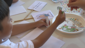 「本」で地域を元気に　子どもたちが絵本作りを体験　上田市サントミューゼ