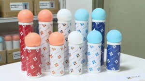 デザインも自由に　使いやすさも向上　紙製の「筒けん＋」誕生