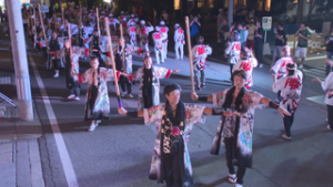 第４９回町民まつり坂城どんどん　２９連 ７００人が参加　坂城町