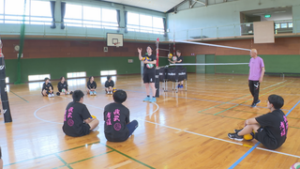 元プロのバレーボール選手　上田市の中学生を指導　上田城跡公園第二体育館