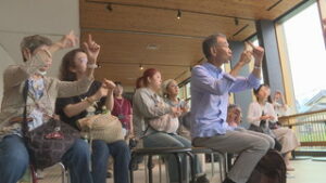 音のない空間を体験　うえだ手話まつり２０２６　上田市役所
