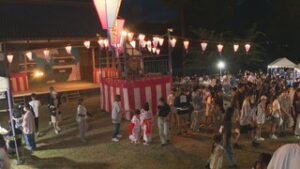 お盆の話題　壁塗り踊り披露・各地の夏祭り