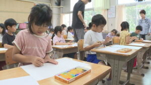 上田市立神川小学校１年生　自由に好きなものを描こう