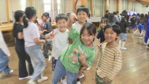 上田市立城下小学校６年２組　好き！をカタチに「６－２ＥＸＰО」
