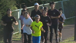 今年は小学生も参加　真田駅伝　菅平チームがコース練習