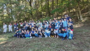 今年は大豊作　武石小の子どもたちがマツタケ収穫　上田市武石