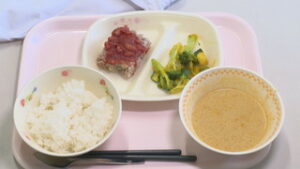 東御市の小中学校　地元産食材使ったシェフによる特別献立　北御牧小学校