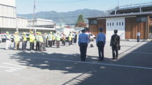 まるっと０２６８　１０月９日　全国地域安全運動出発式・塩田西小６年生が防犯教室